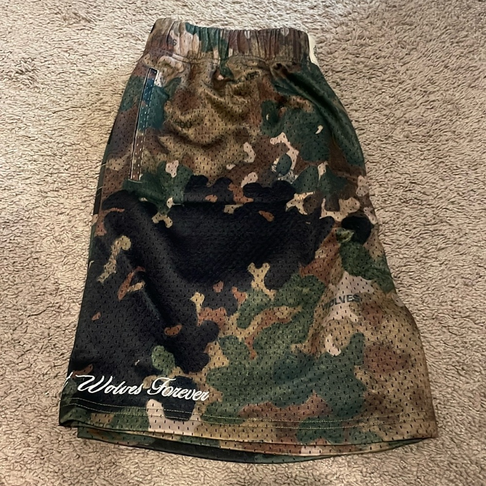 New with tags camo Darc sport shorts size Large